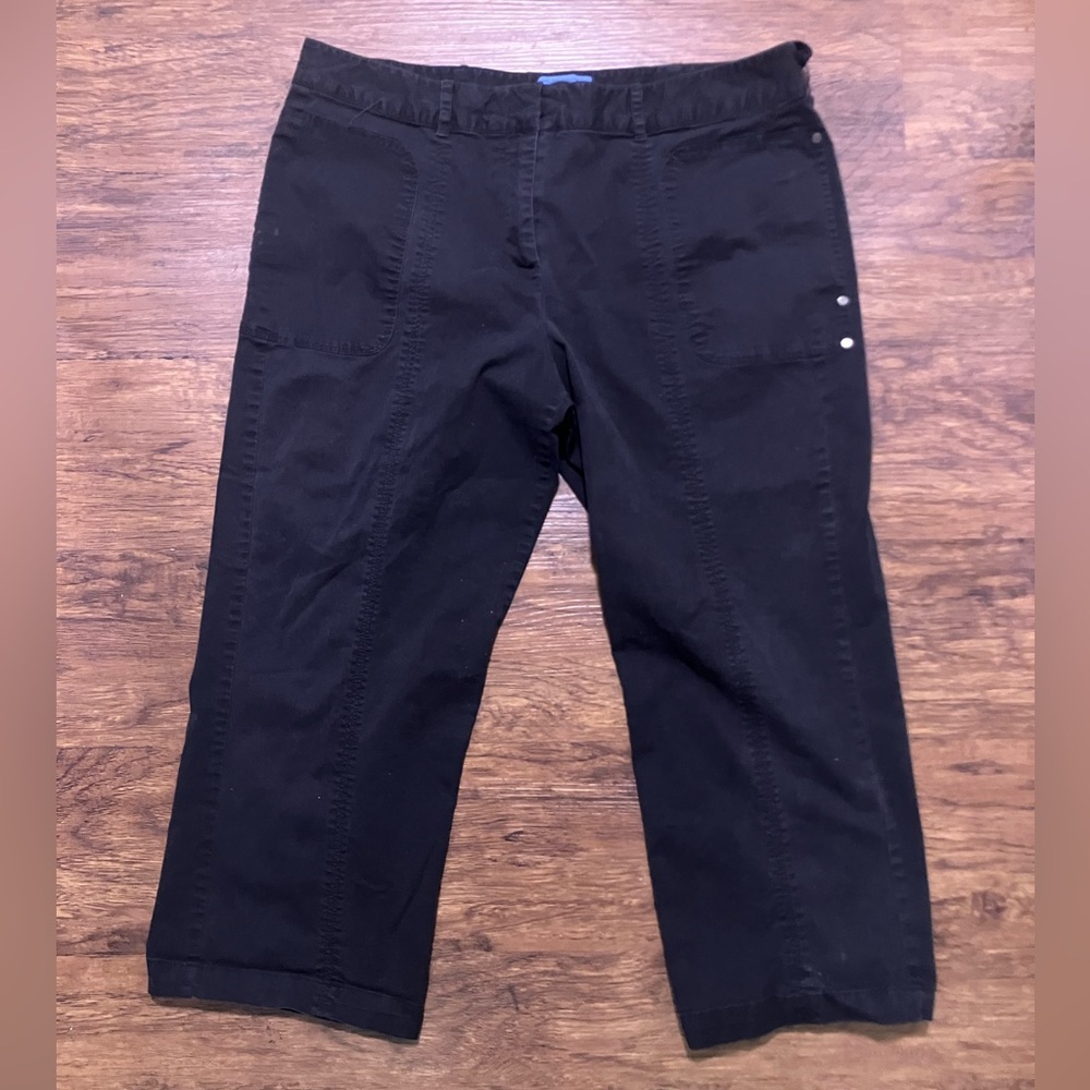 Vera Wang capri pants